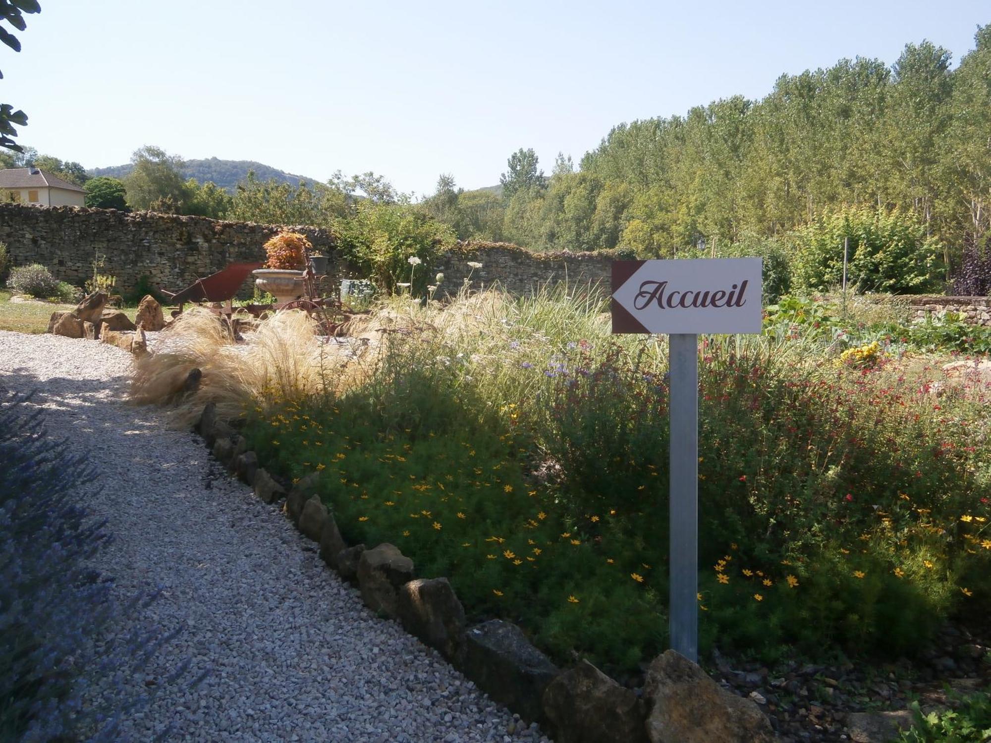 绍米尔德住宿加早餐旅馆 Saint-Médard-de-Presque 外观 照片